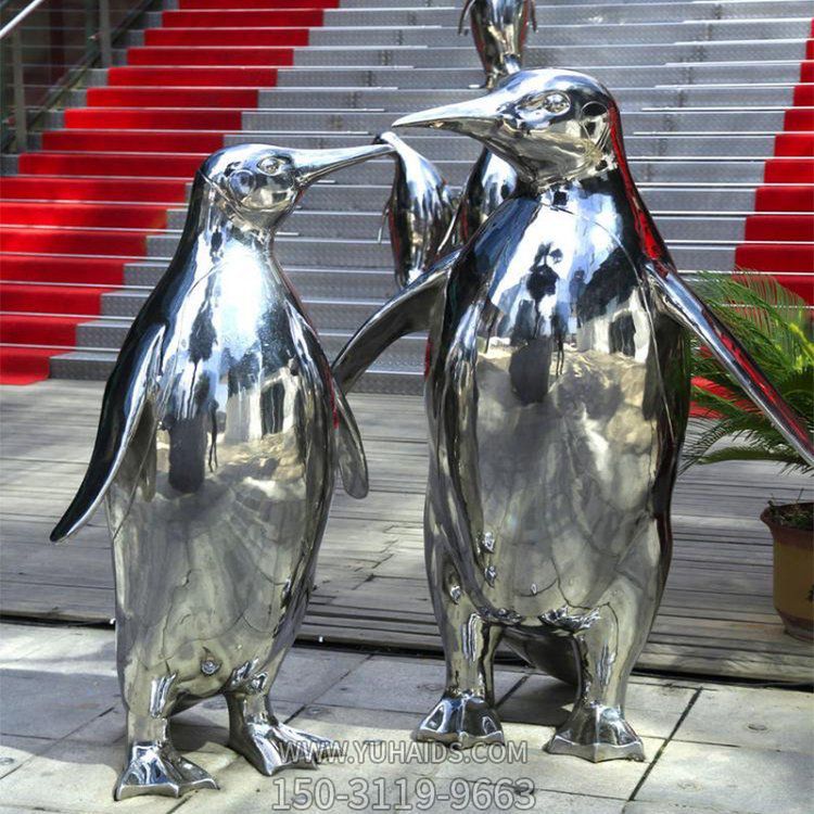 城市街道摆放不锈钢镜面企鹅博鱼网页版