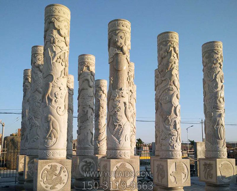 学院广场摆放大理石十二生肖石柱博鱼网页版