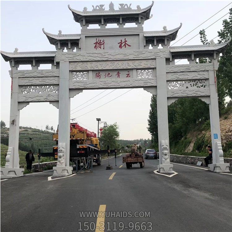 城市街道摆放大理石雕刻仿古建筑三门石牌坊博鱼网页版