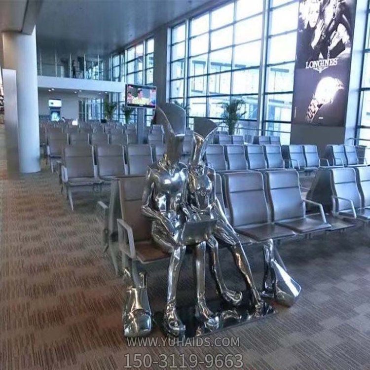 候车厅创意不锈钢镜面工作中的抽象人物博鱼网页版