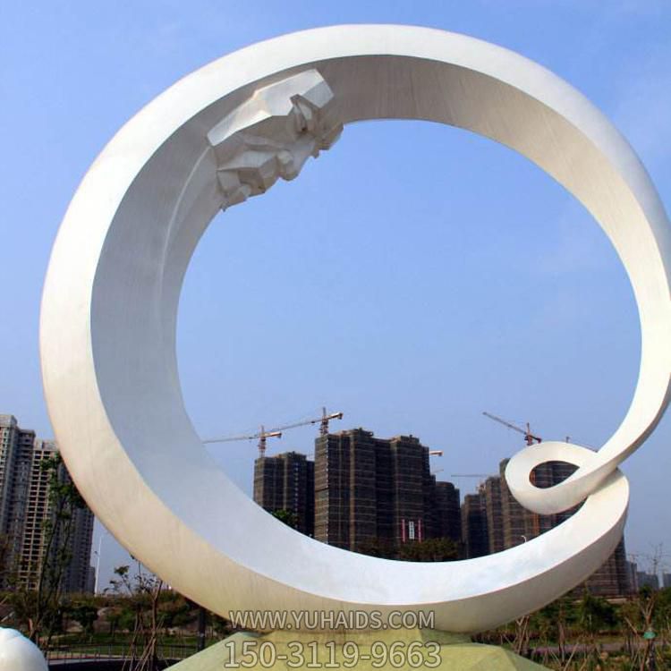 别墅广场摆放不锈钢创意圆环水景博鱼网页版