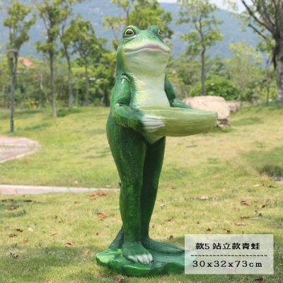 广场玻璃钢站立的青蛙博鱼网页版
