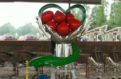 街边创意不锈钢草莓博鱼网页版