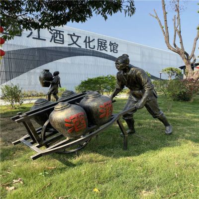 酒文化玻璃钢仿铜推酒缸民俗人物博鱼网页版酒厂展示宣传摆件