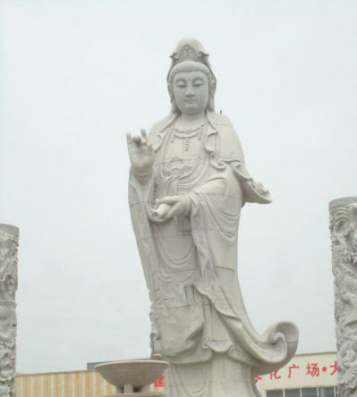 寺庙广场摆放观音菩萨大理石佛像