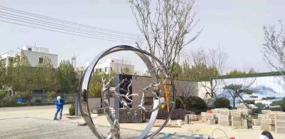 公园草坪摆放不锈钢创意小树博鱼网页版