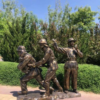 玻璃钢仿铜消防员救火人物公园摆件