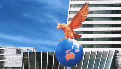 景区站立的玻璃钢彩绘老鹰博鱼网页版