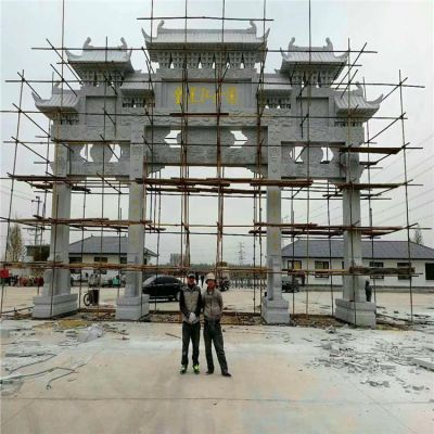  村口装饰青石雕刻大型牌坊博鱼网页版