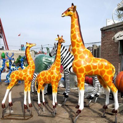 玻璃钢仿真动物长颈鹿博鱼网页版