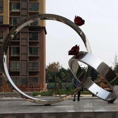 广场大型不锈钢镜面戒指摆件