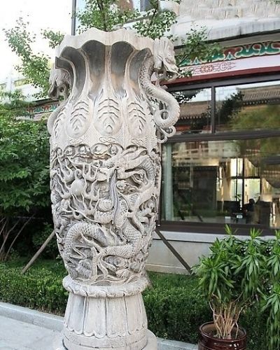 博物馆城市广场汉白玉龙腾花瓶石雕
