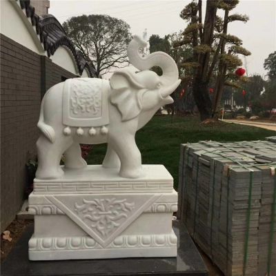 中式庭院门口摆放汉白玉浮雕小象门墩博鱼网页版