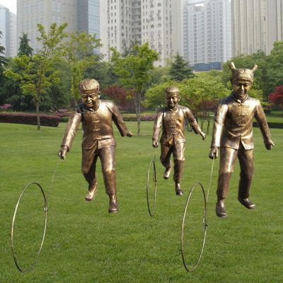 铜雕户外公园玩耍的儿童景观博鱼网页版