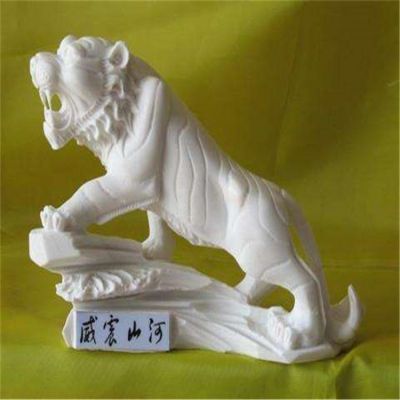 汉白玉石雕室内老虎摆件 户外晚霞红大型老虎博鱼网页版