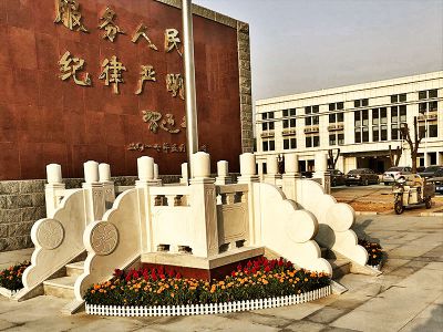 政府单位广场摆放大理石升旗台