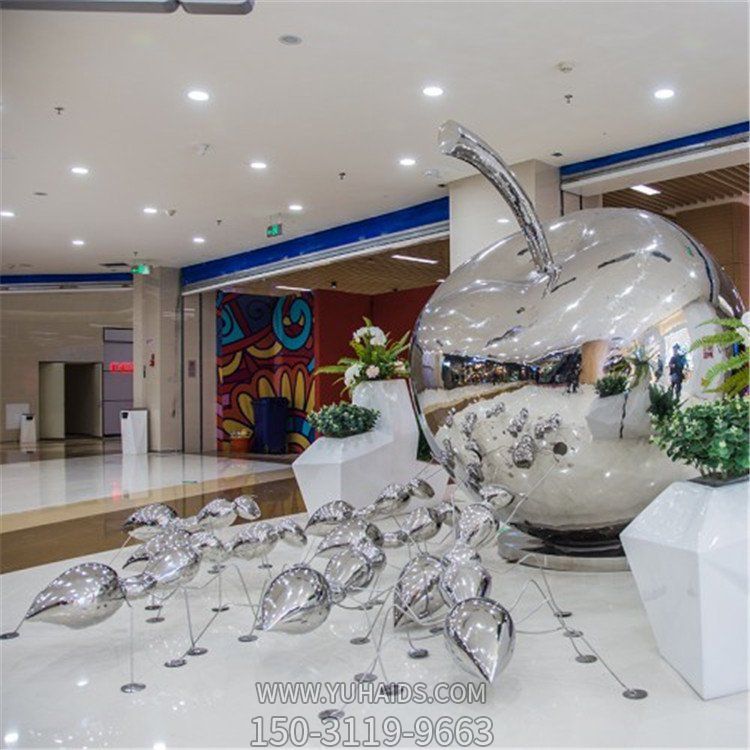 商场不锈钢创意镜面蚂蚁吃苹果博鱼网页版