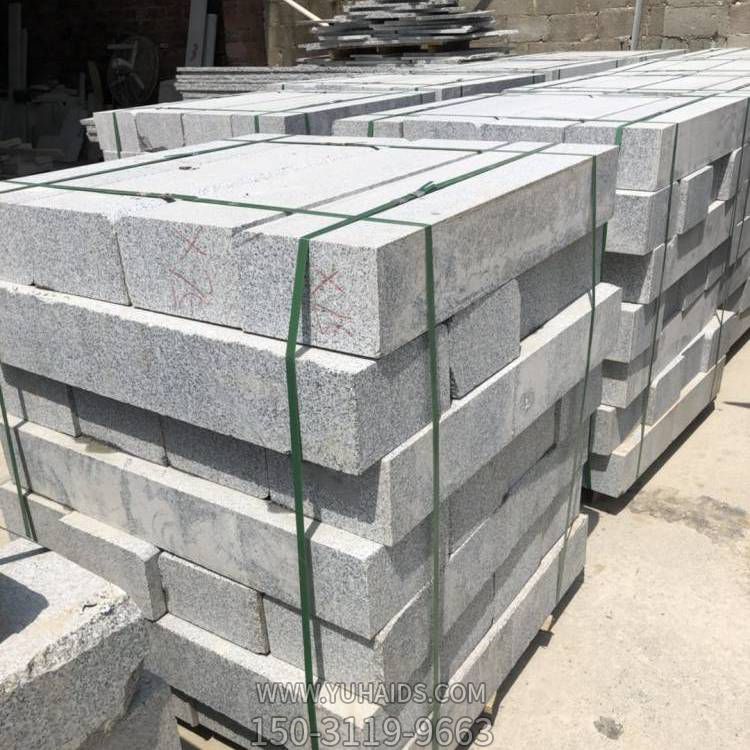 公园广场摆放花岗岩隔离石墩博鱼网页版