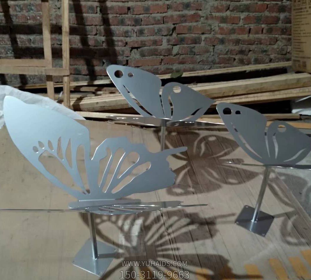 三只不锈钢室内蝴蝶博鱼网页版