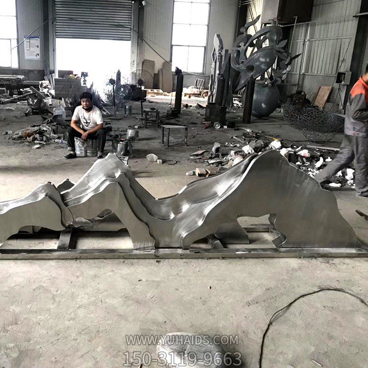 广场喷泉水池摆放不锈钢创意切面假山博鱼网页版