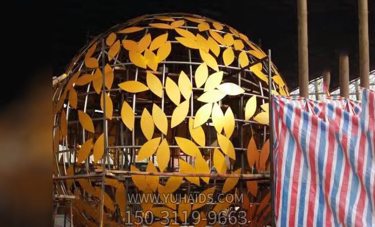 城市街道 不锈钢飘落的树叶镂空球博鱼网页版