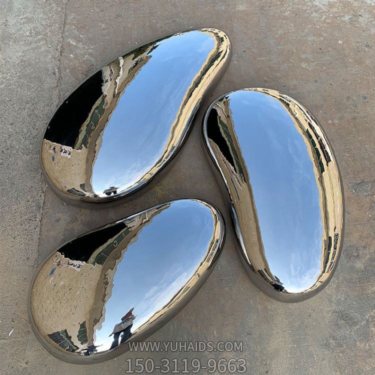 小区水池摆放不锈钢镜面鹅卵石博鱼网页版