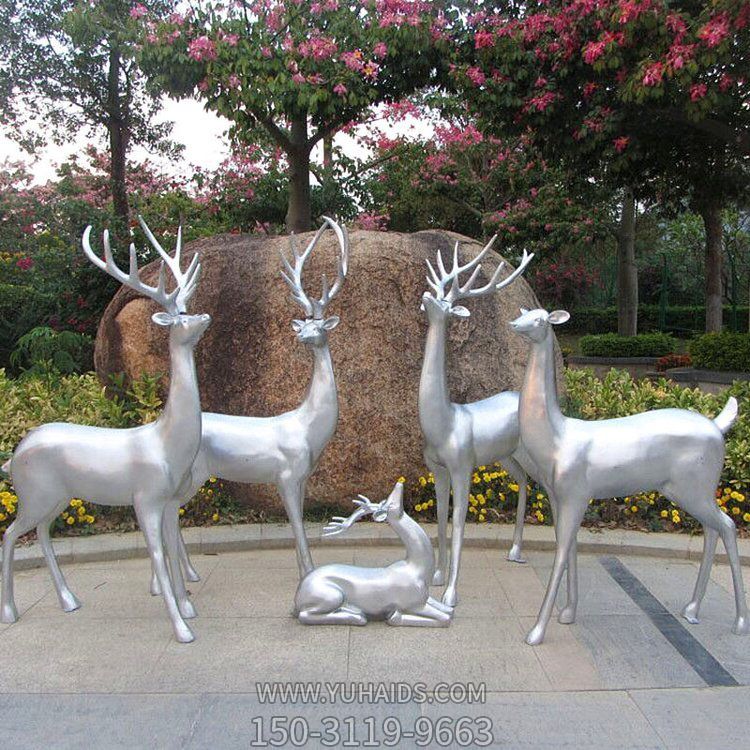 玻璃钢梅花鹿，雌雄大小多种样式，银白色，可改色博鱼网页版