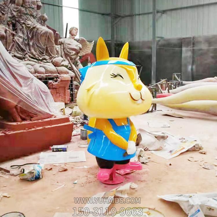 游乐园商店摆放玻璃钢卡通松鼠公仔博鱼网页版