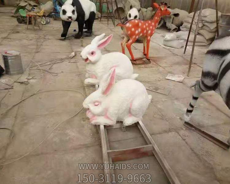 儿童游乐园摆放玻璃钢卡通仿真兔子博鱼网页版