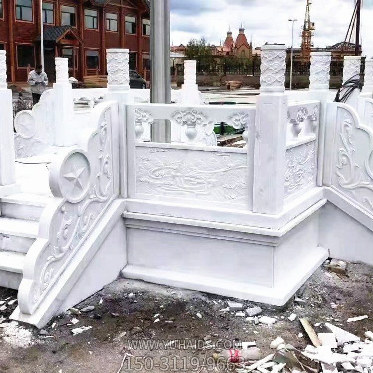 学校广场摆放汉白玉雕刻升旗台防护栏杆博鱼网页版