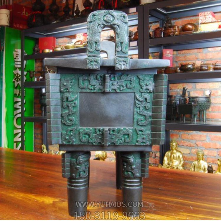 广场摆放大型铜鼎工艺品博鱼网页版