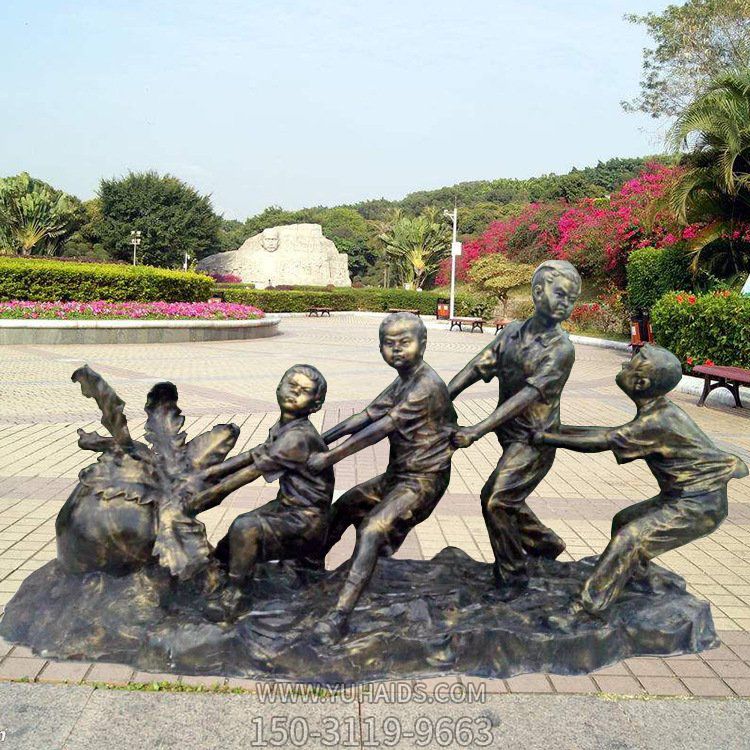 校园广场摆放玻璃钢仿铜童趣拔萝卜人物博鱼网页版
