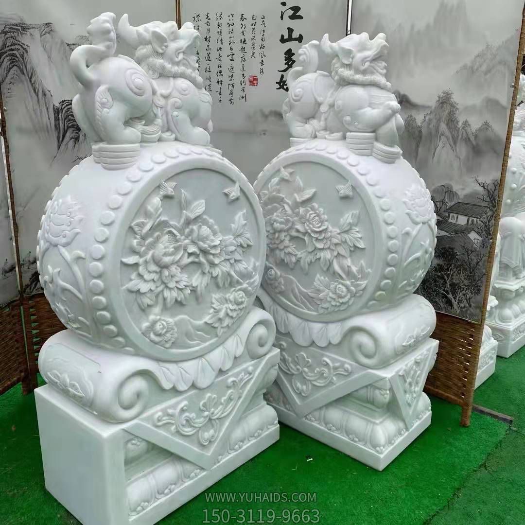 庭院门口摆放天然优质汉白玉浮雕麒麟抱鼓石博鱼网页版