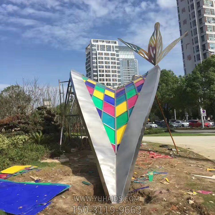 户外广场不锈钢彩色创意公园金属落地摆件博鱼网页版