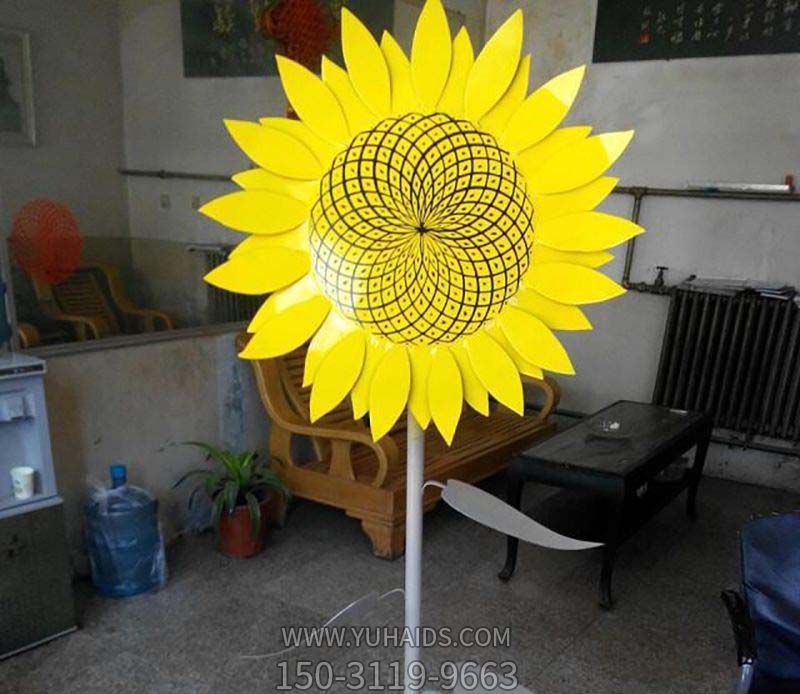 游乐园草坪摆放不锈钢向日葵博鱼网页版