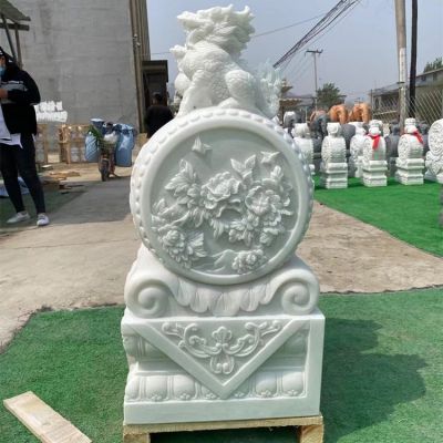汉白玉石雕户外园林大型浮雕狮子抱鼓石博鱼网页版