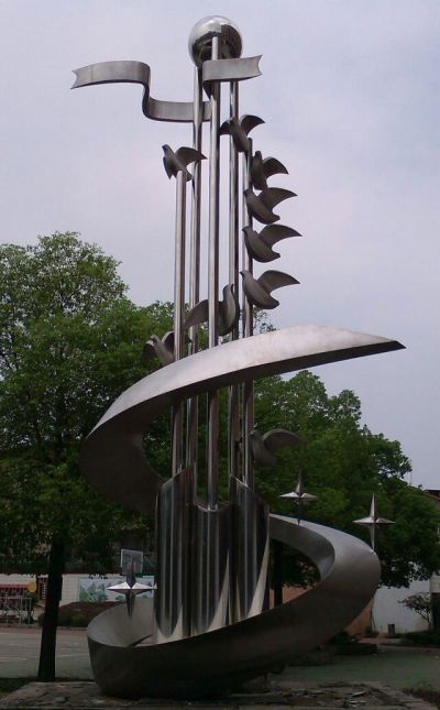 城市不锈钢抽象工艺飞行鸽子博鱼网页版