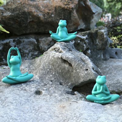 街道三只坐立的不锈钢青蛙博鱼网页版