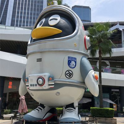 广场大型不锈钢创意太空企鹅