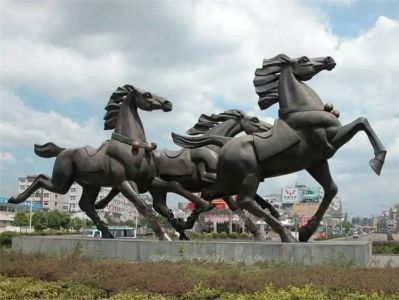 广场大型不锈钢仿铜动物景观马博鱼网页版
