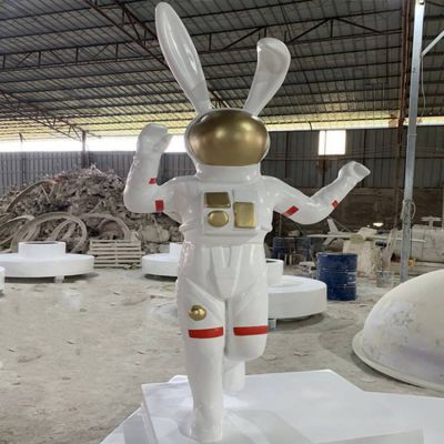 园林玻璃钢卡通创意太空兔博鱼网页版