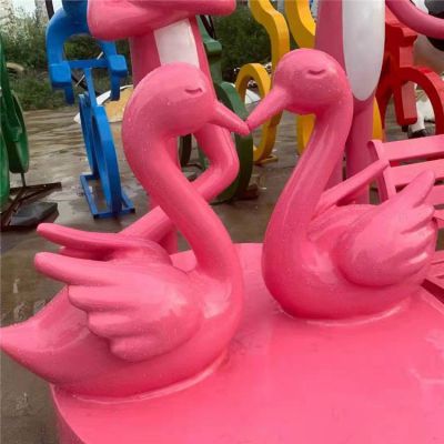 爱情主题公园玻璃钢卡通爱心天鹅美陈摆件