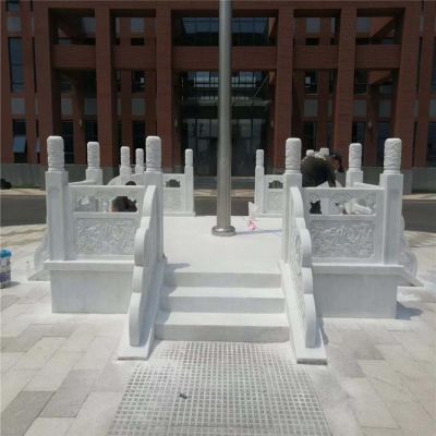 学校广场摆放汉白玉雕刻升旗台博鱼网页版
