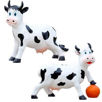 牧场两只玩耍的玻璃钢牛博鱼网页版