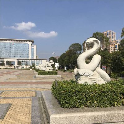 公园户外广场摆放大理石雕刻生肖蛇动物博鱼网页版