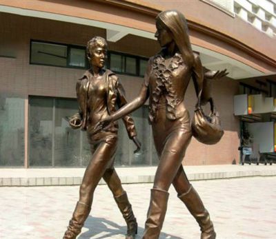 现代女郎步行街人物铜雕购物的女人博鱼网页版