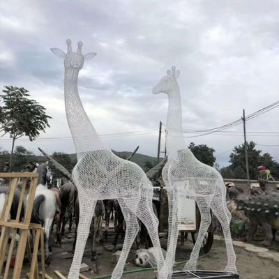 不锈钢金属镂空户外大型抽象长颈鹿博鱼网页版