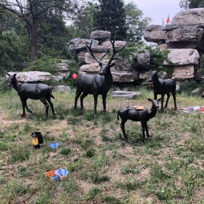 玻璃钢仿铜梅花鹿博鱼网页版园林草地摆件小品组合