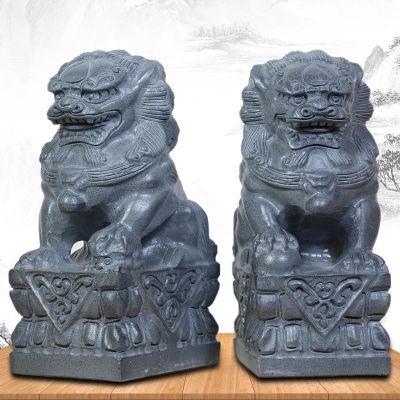 青石石雕户外园林一对看门镇宅辟邪的狮子博鱼网页版