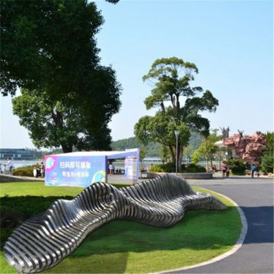 不锈钢异形座椅 金属波浪形座椅博鱼网页版 抽象假山造型椅子 商场步行街商业街博鱼网页版摆件